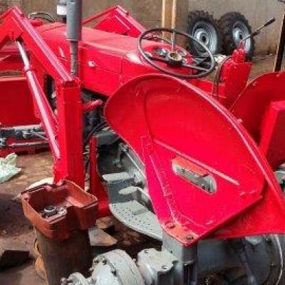 Trator Massey Fergusson 1971.24